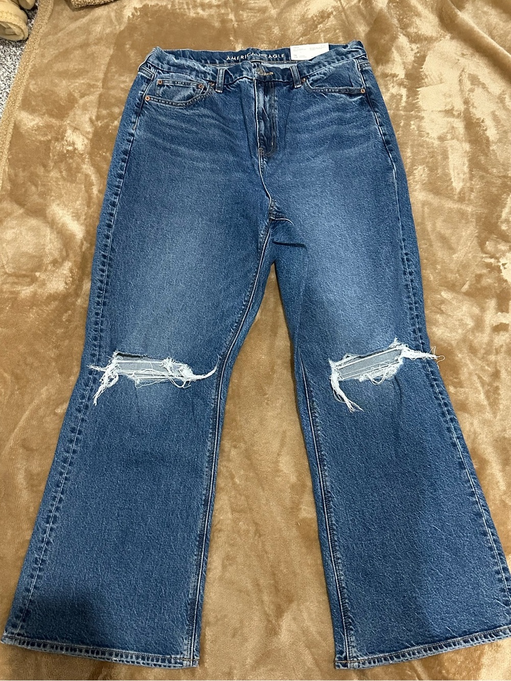 American Eagle Curvy 90’s Bootcut jeans - distressed